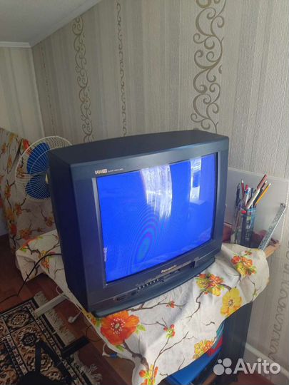 Телевизор бу panasonic