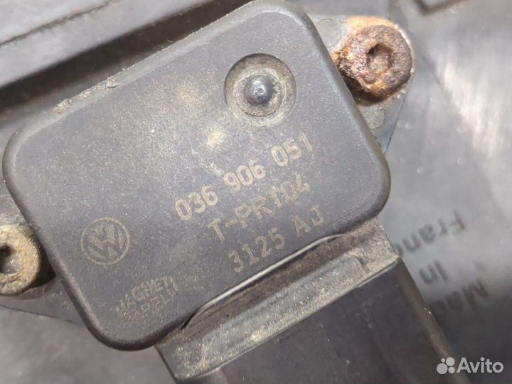 Коллектор впускной Volkswagen Golf 3, 1995