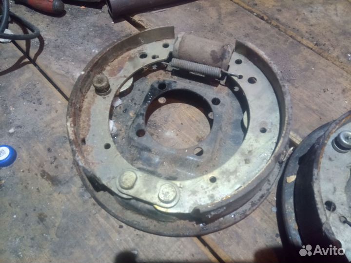 Тормозные калодки в зборе
