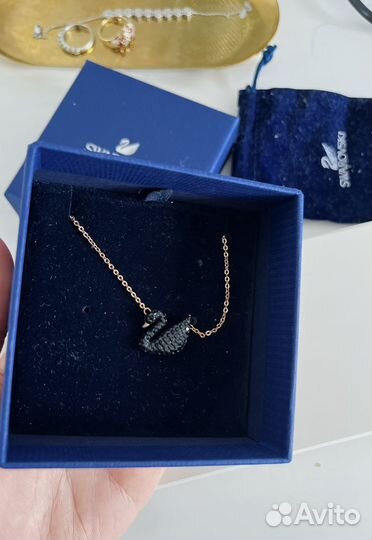 Swarovski подвеска лебедь