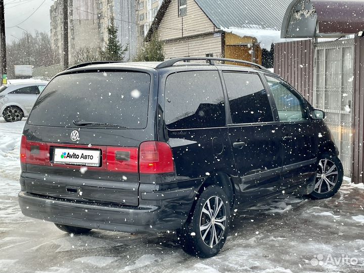 Volkswagen Sharan 2.0 AT, 2003, 210 000 км