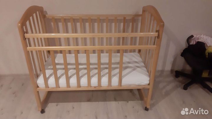 Детская кровать с матрасом