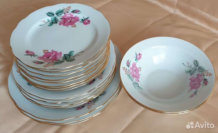 Набор столовой посуды. Тарелки. Дулёвский фарфор