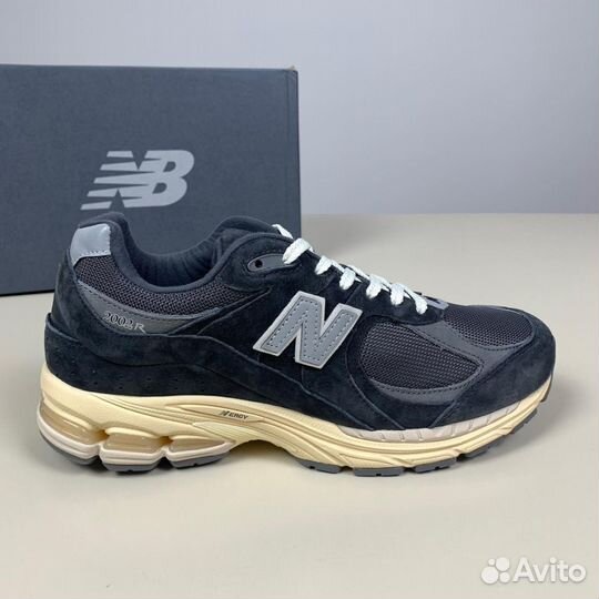 Надежные New Balance 2002R обувь