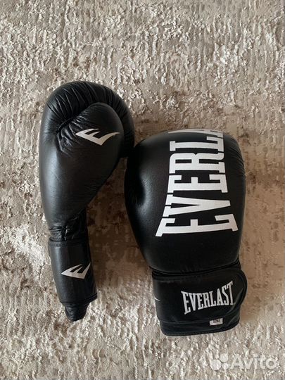 Боксерские перчатки 12 oz