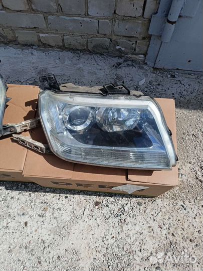 Suzuki grand vitara фара