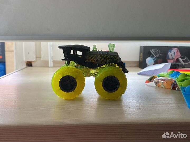 Игрушечные машинки