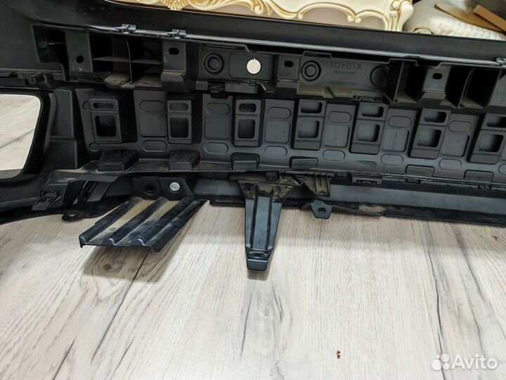 Задний бампер Toyota Highlander 2015 черный