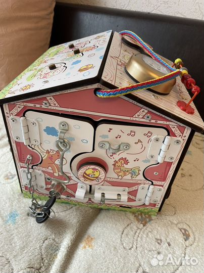 Бизиборд домик