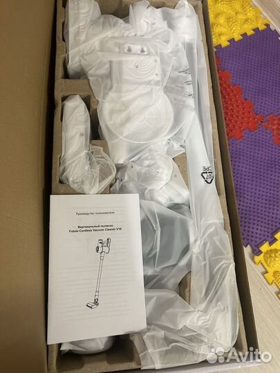 Вертикальный беспроводной пылесос Futula V10