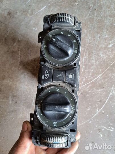 Блок управления климатом Mercedes W210