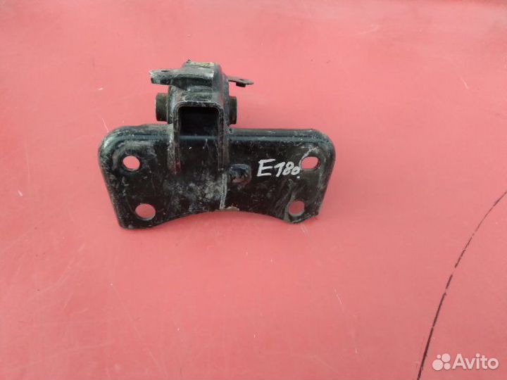 Подушка двс Toyota Corolla E180