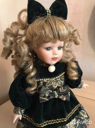 Фарфоровая кукла Remeco Collection