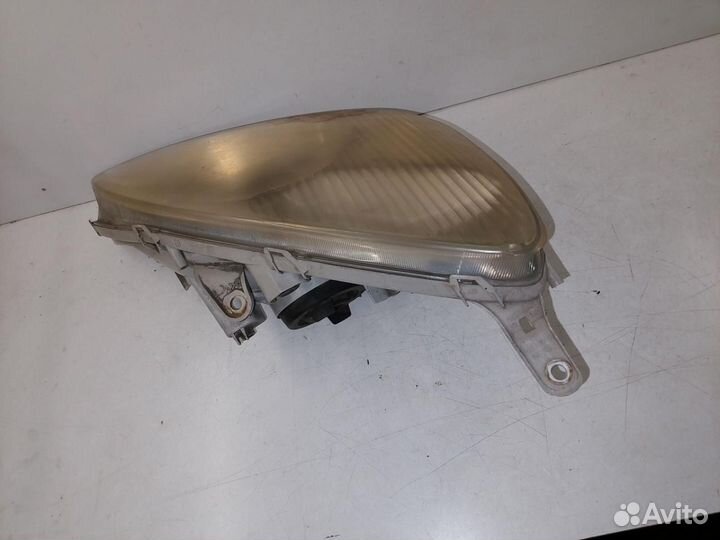 Фара правая Toyota Prius NHW10 (1997 - 2003)