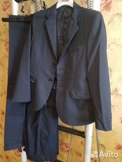 Школьный костюм разм. 140