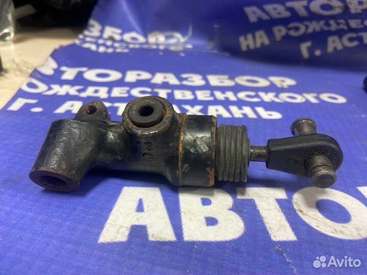 Рабочий цилиндр сцепления. Volkswagen Transporter