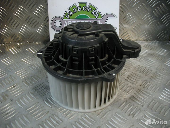 Моторчик отопителя для Hyundai i30