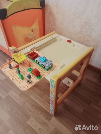 Столик для игры в Лего дупло и для обучения