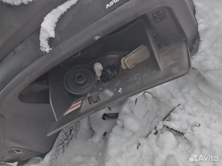 Вещевой ящик (Бардачок) Chevrolet Aveo Т250