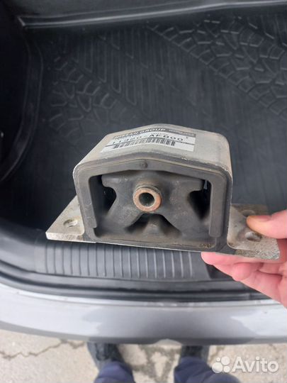 Nissan-Подушка двигателя задняя