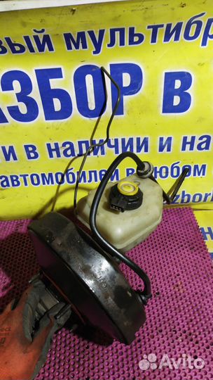 Вакуумник тормозной Ford Escort