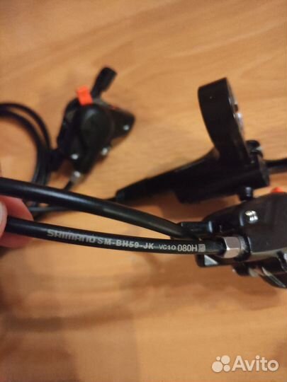 Гидравлические тормоза Shimano MT200