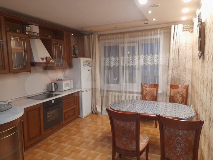 2-к. квартира, 60 м², 8/8 эт.