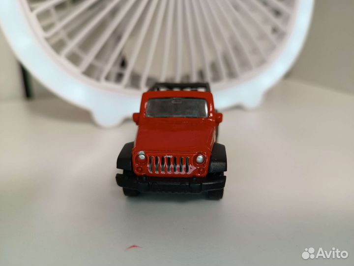 Коллекционный автомобиль игрушка