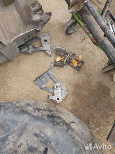 Петли капота дверей на ренж ровер вог 2004г