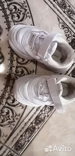 Кроссовки 24 размер