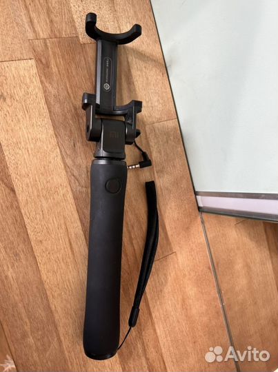Монопод Xiaomi Mi Selfie Stick Wired, палка для се