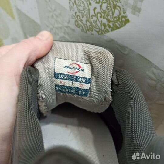 Кроссовки женские