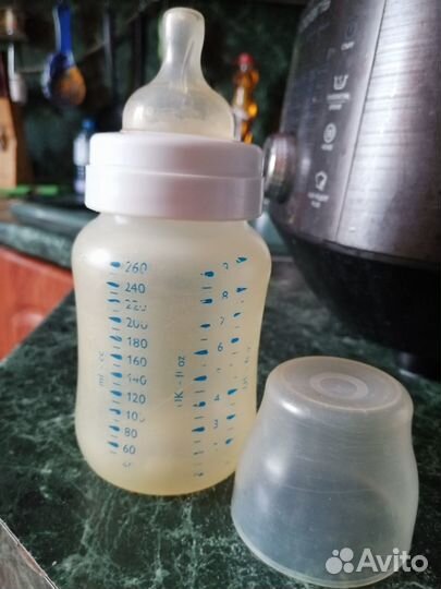 Бутылочки для кормления pigeon и аvent