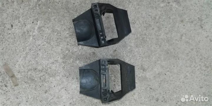 Кронштейн радиатора нижний BMW E46