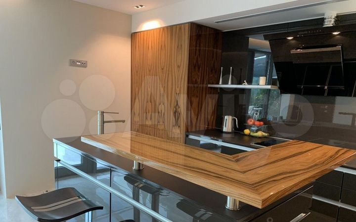 Таунхаус 300 м² на участке 1,5 сот.