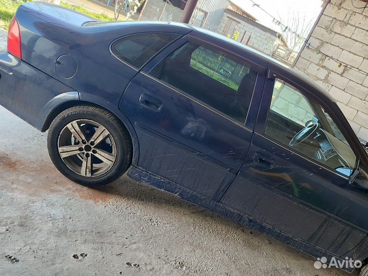 Opel Vectra 1.8 AT, 2001, битый, 309 086 км