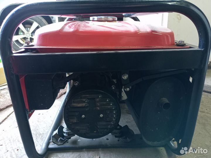 Бензиновый генератор