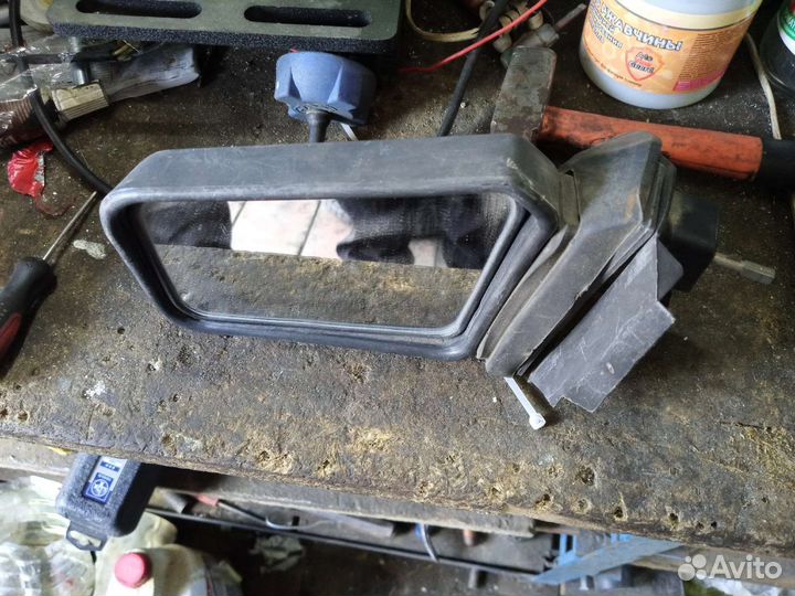 Боковое зеркало левое