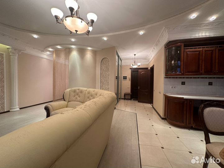 Большой угловой диван