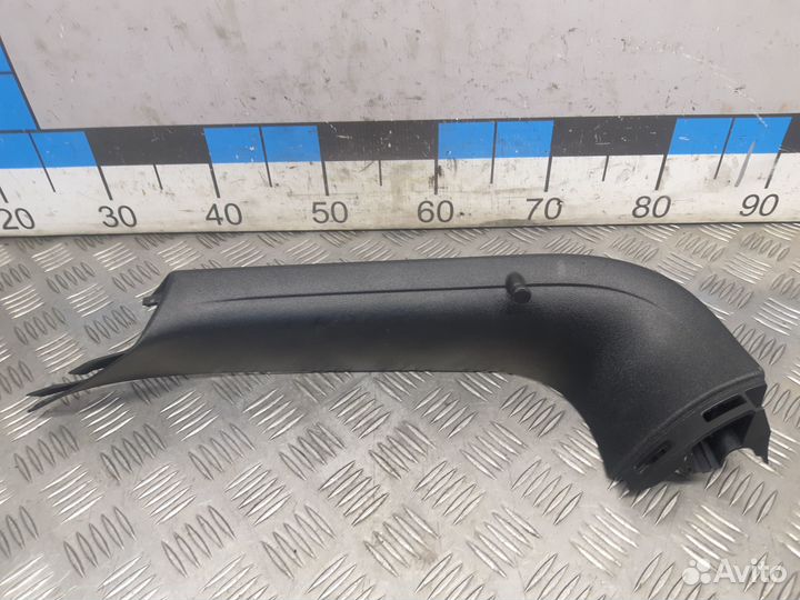 Б/У Обшивка двери багажника правая VW Tigua#001