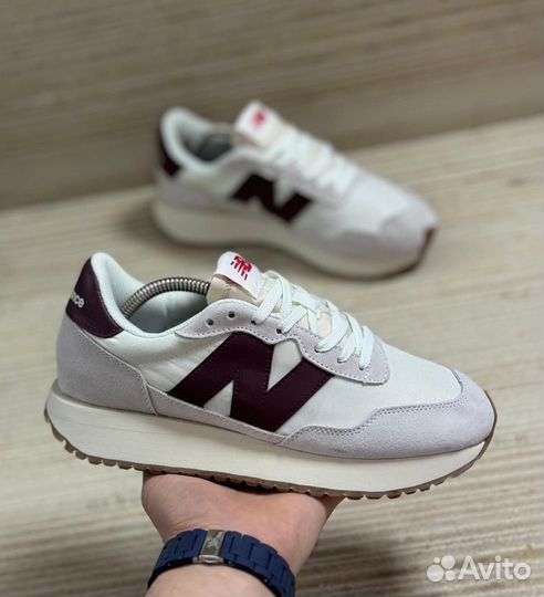 New Balance 237