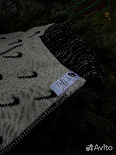 Шарф Nike Swoosh