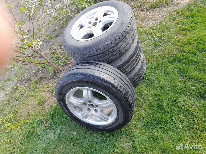 Продаю колеса Bridcetone 205/65R15