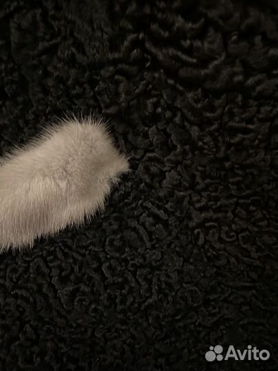 Шуба из каракуля черная