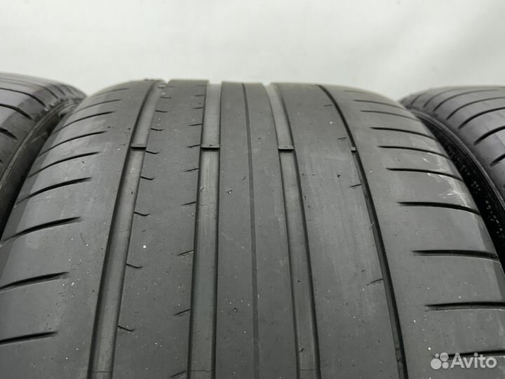 Pirelli P Zero 275/40 R21 и 315/35 R21 111Y