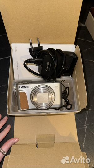Продаю Canon PowerShot SX740 HS