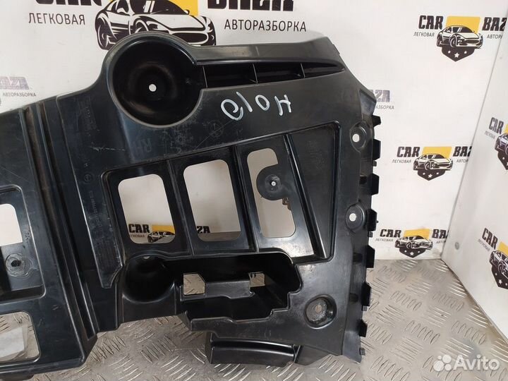 Кронштейн заднего бампера правый BMW X1