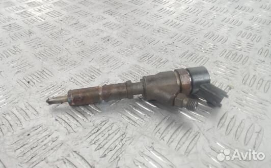 Форсунка дизельная peugeot 307 (SBE06AL04)