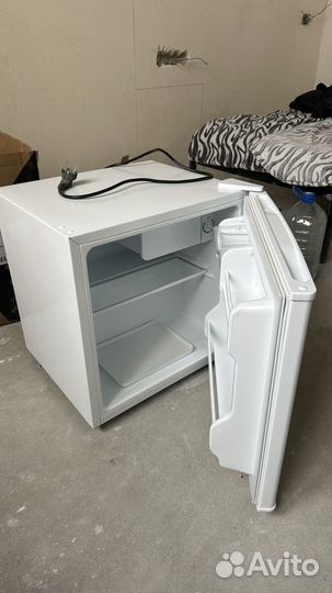 Холодильник минихолодильник маленький холодильник