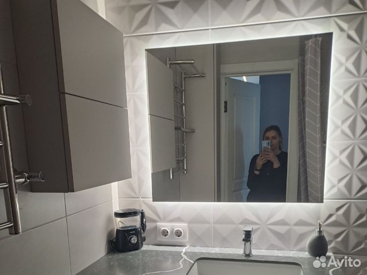 Зеркало с подсветкой для ванной